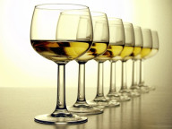 Из какого винограда делают белое вино?